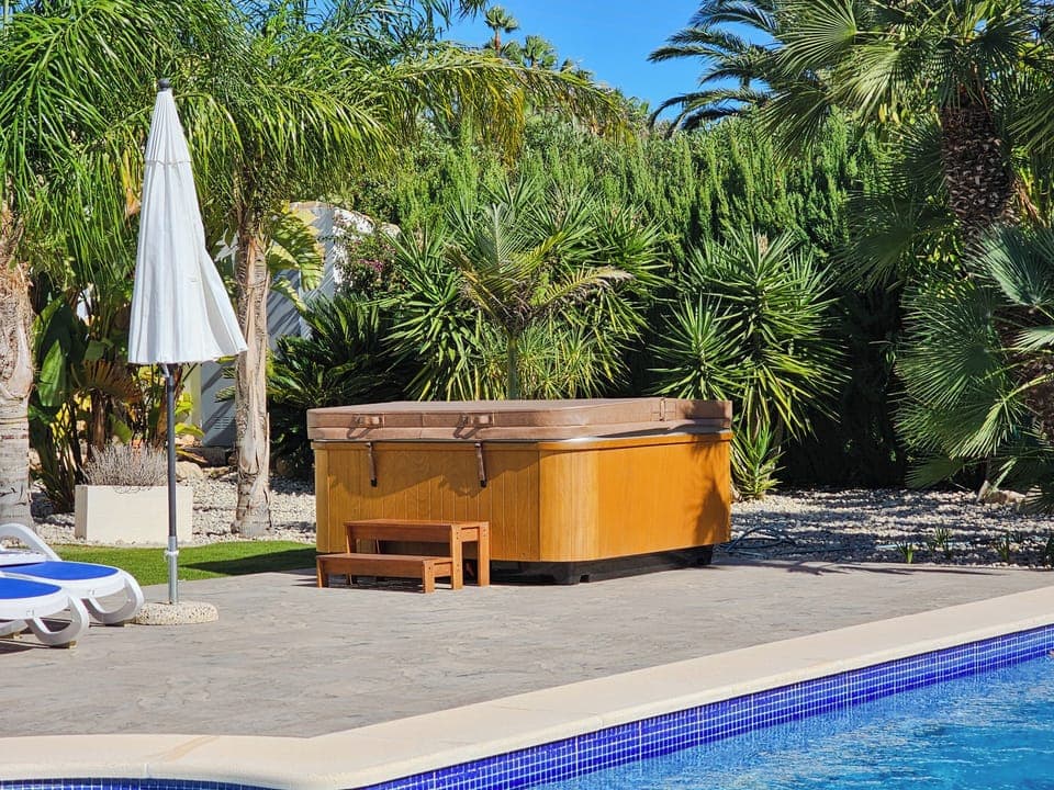 Jacuzzi