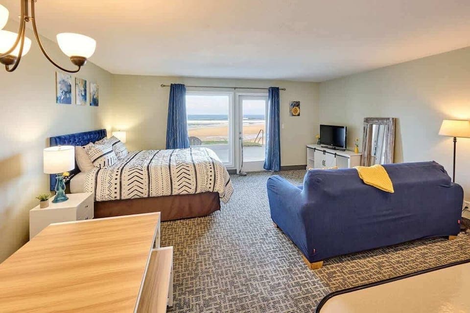 A cozy beachfront studio 