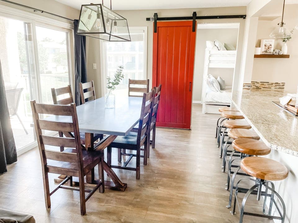 Dining room and bar stool area