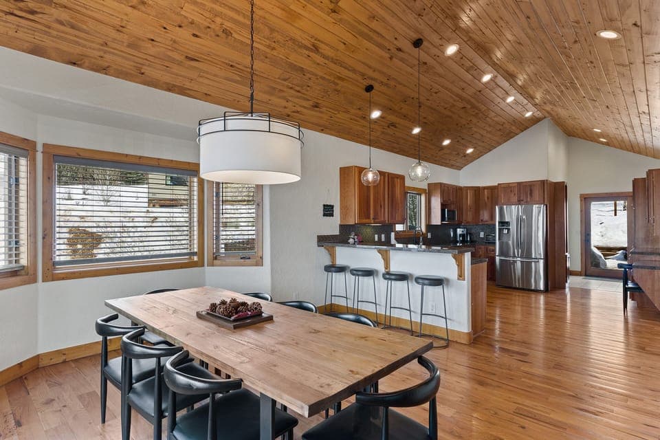 Dining Room & Kitchen