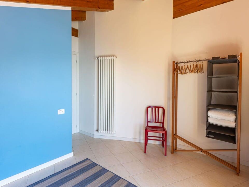 Sky, Mountain, Daytime, Building, Plant, Natural Landscape, House, Vegetation, Highland, Tree