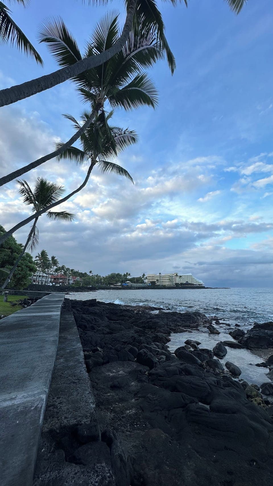 Directly fronting the beach!