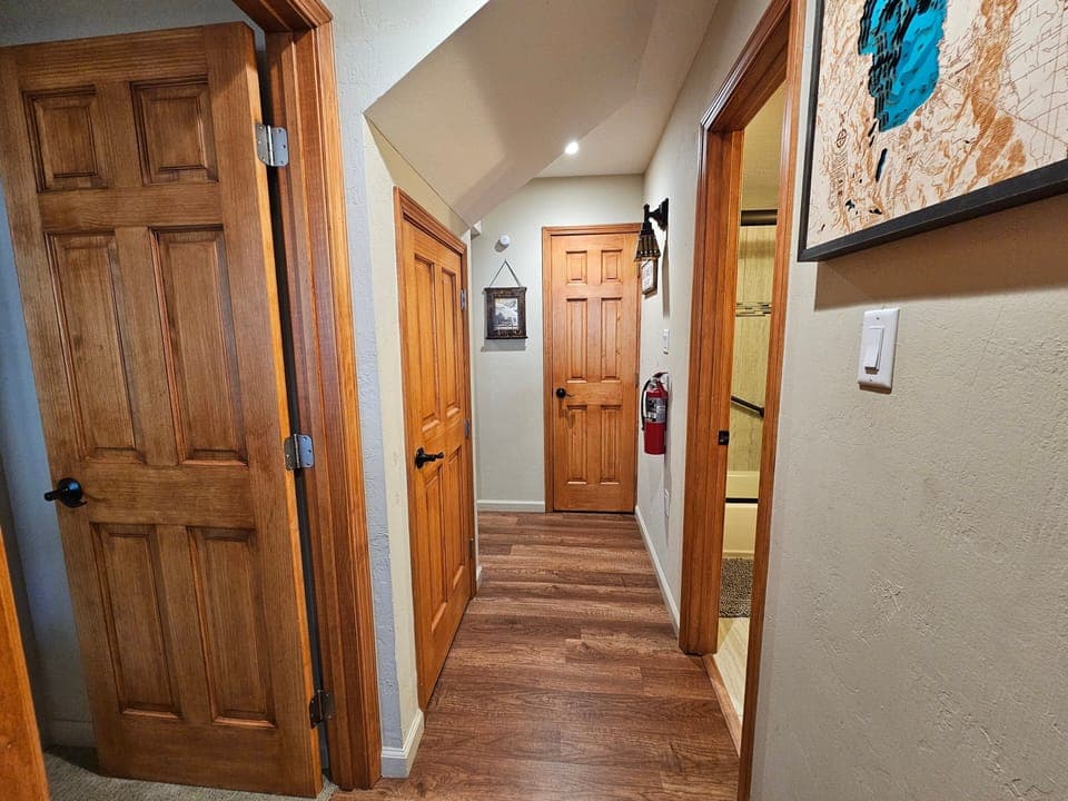 1st. level - hallway