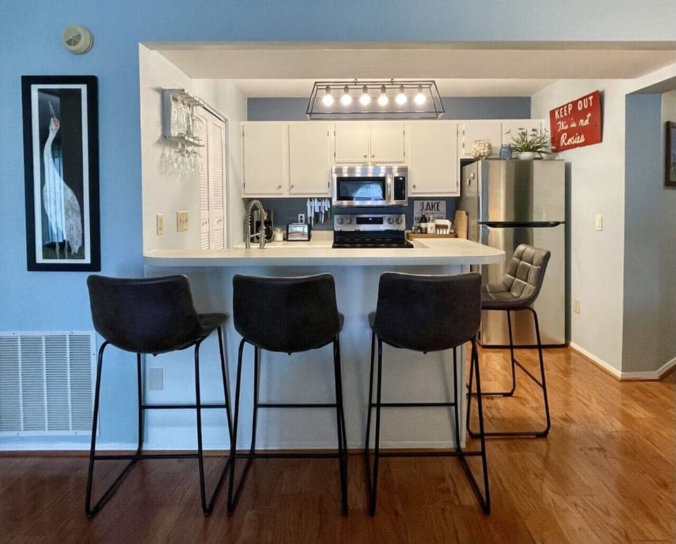 Kitchen and Bar