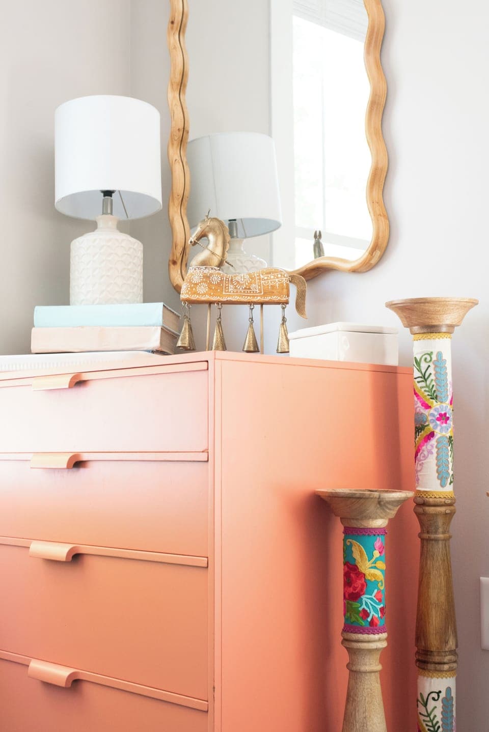 Queen Bedroom (upstairs)