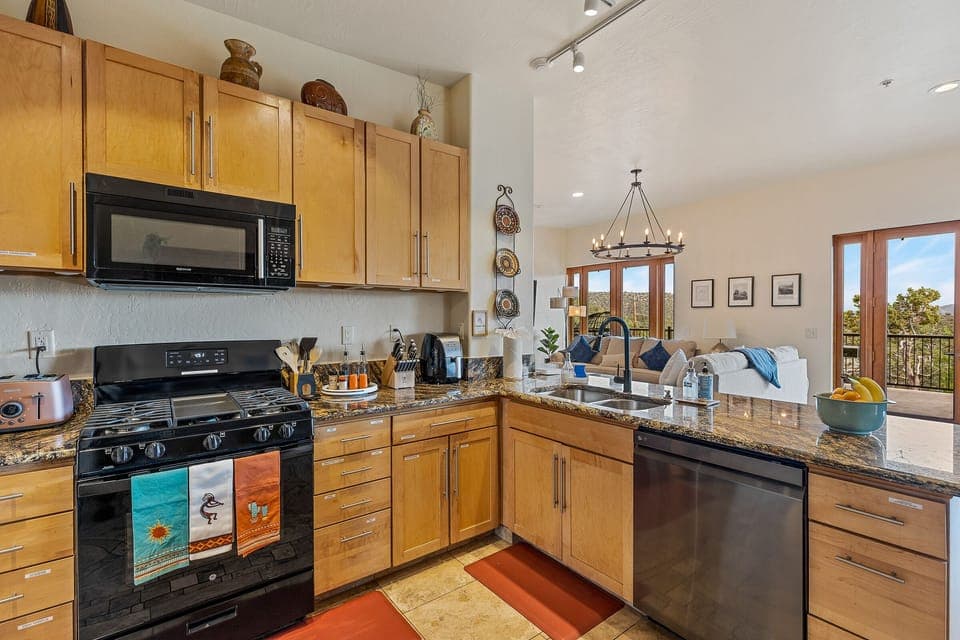 Cook for a crowd with breathtaking views as your backdrop in our full kitchen.
