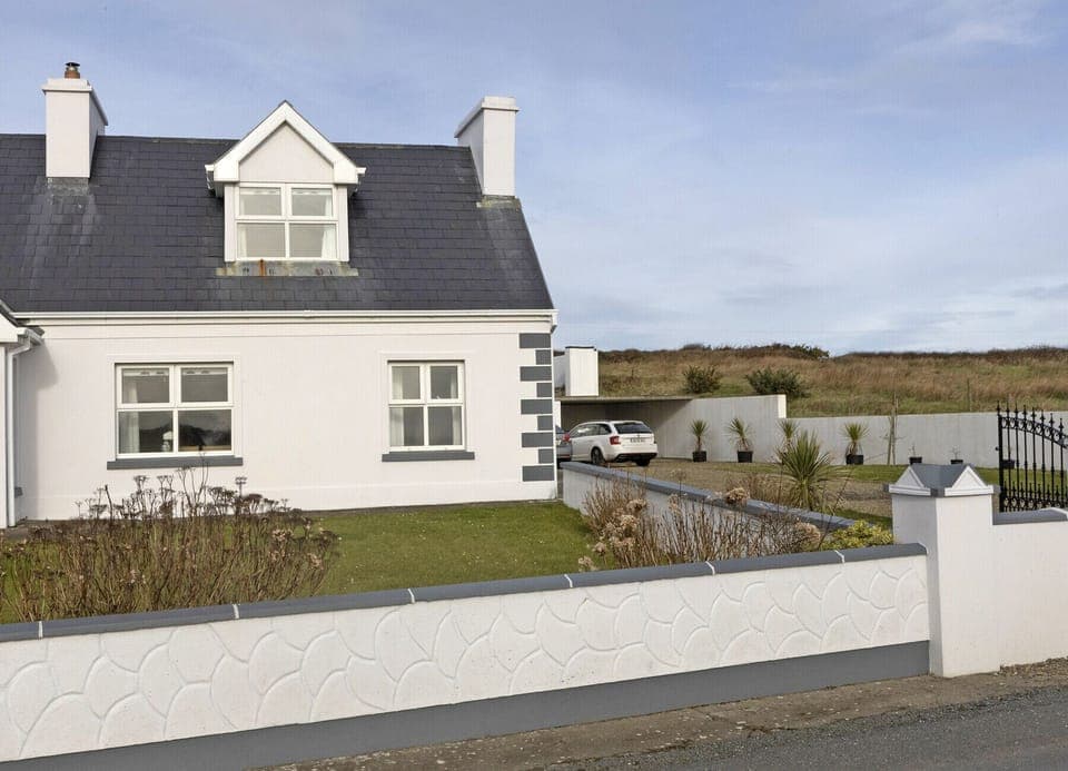 Matthews Traditional Holiday Cottage Doonbeg,  near Doonbeg, County Clare