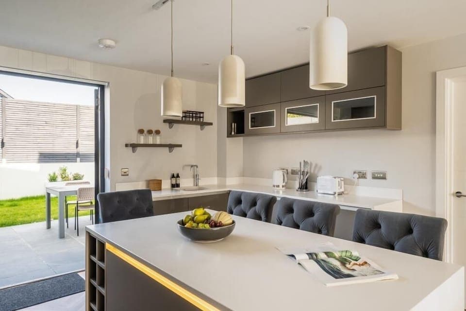 Kitchen at 2 Bol Y Maer, Bude, Cornwall, self catering with Beach Retreats.