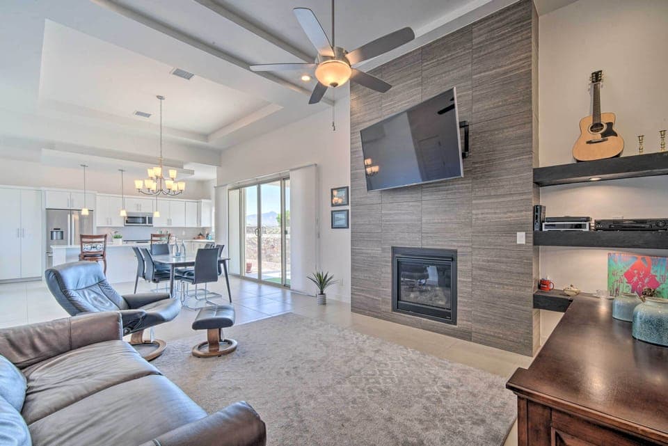 El Paso Vacation Rental | 3BR | 2.5BA | 2,130 Sq Ft | Step-Free Access
