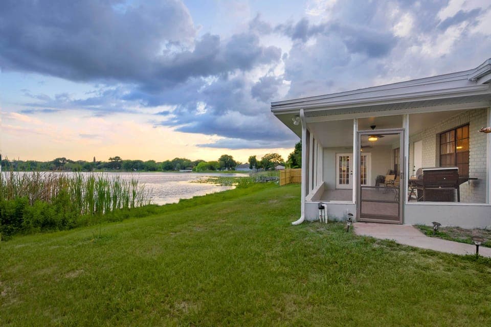 Winter Haven Vacation Rental | 3BR | 3BA | 2,384 Sq Ft | Step-Free Entry