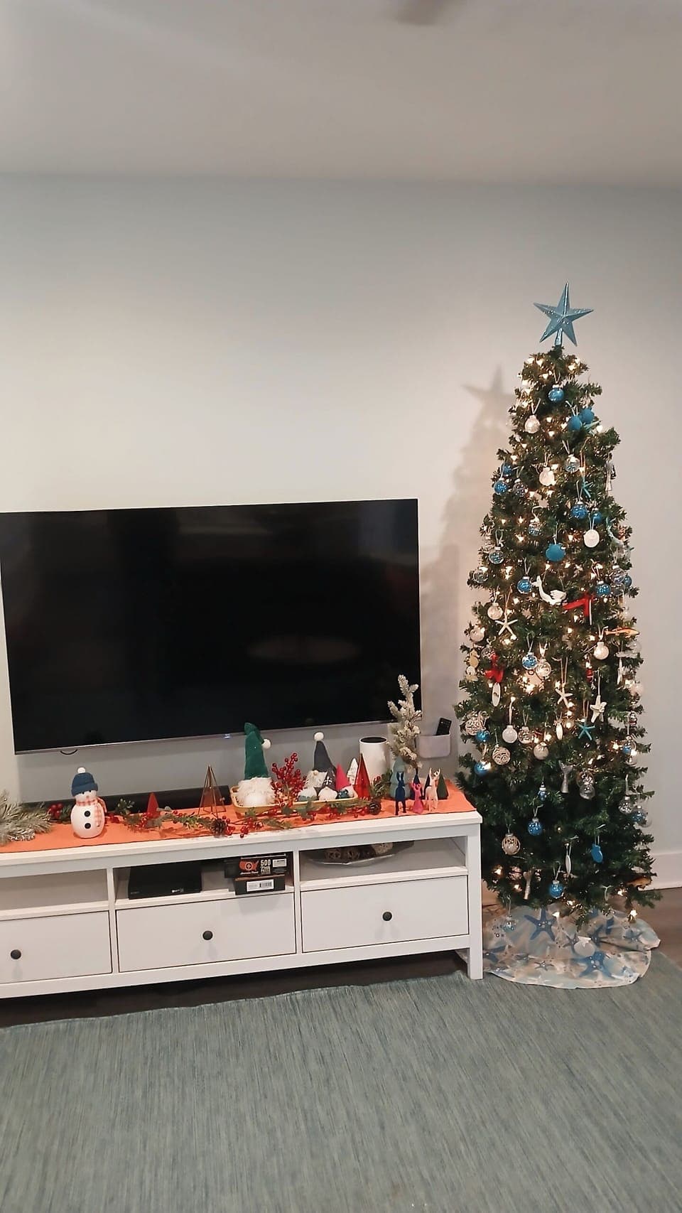 Celebrate the holidays with family at the beach. A great gift to give each other!!