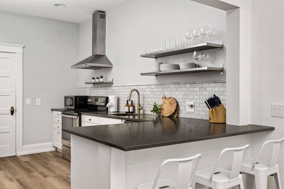 Cook delicious meals for breakfast, lunch, and dinner in this fully equipped kitchen. We suggest grabbing some ingredients from a local farm.