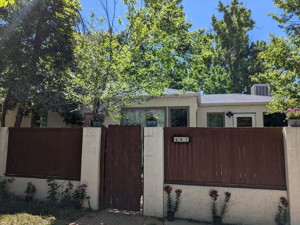 Privacy fence, a large courtyard