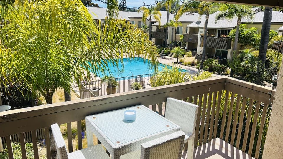 Gorgeous patio for morning breakfast or sunset wine. Lap-size pool & hot jacuzzi