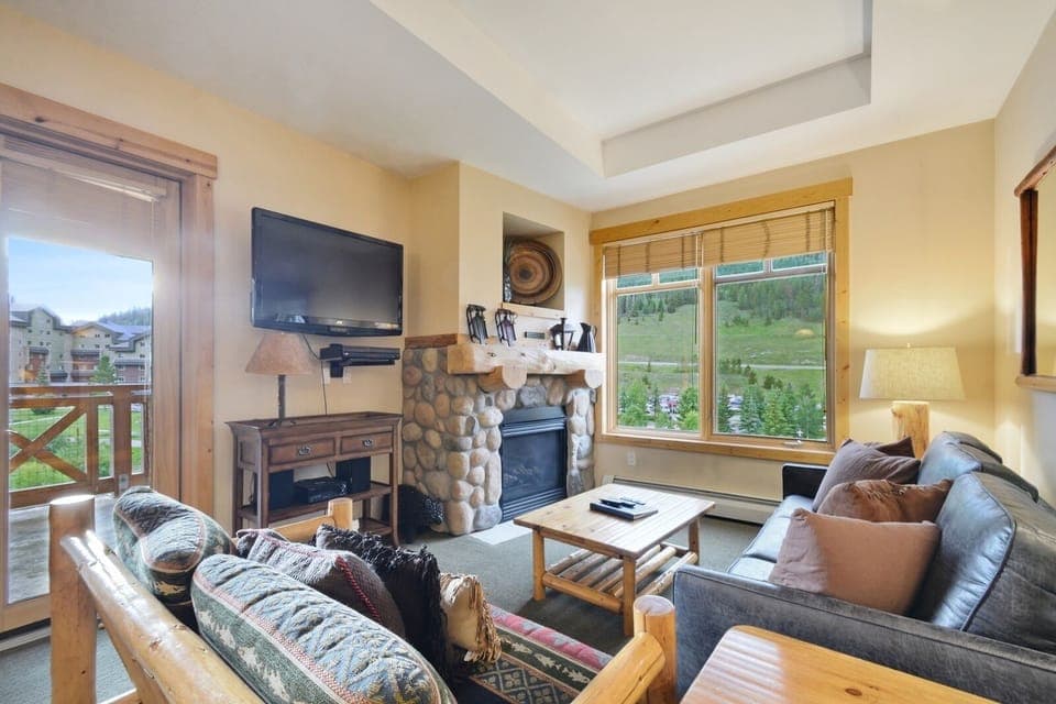 Living Room, Room, Indoors, Couch, Furniture