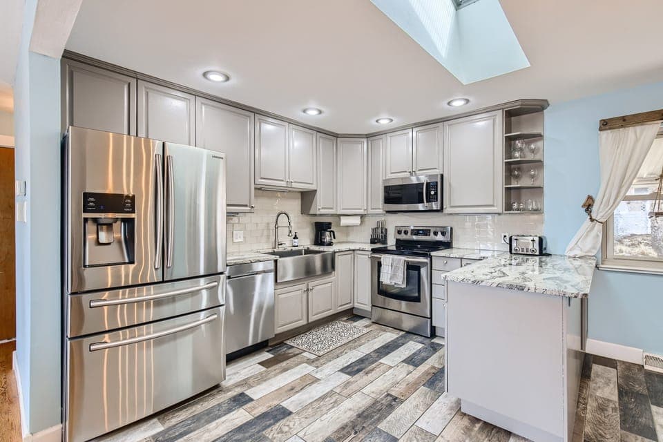 New updated stainless steal kitchen appliances. 