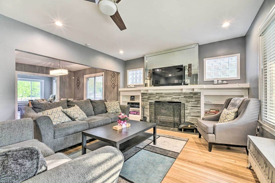 Detroit Vacation Rental | 3BR | 2.5BA | 2,218 Sq Ft | Access Only By Stairs