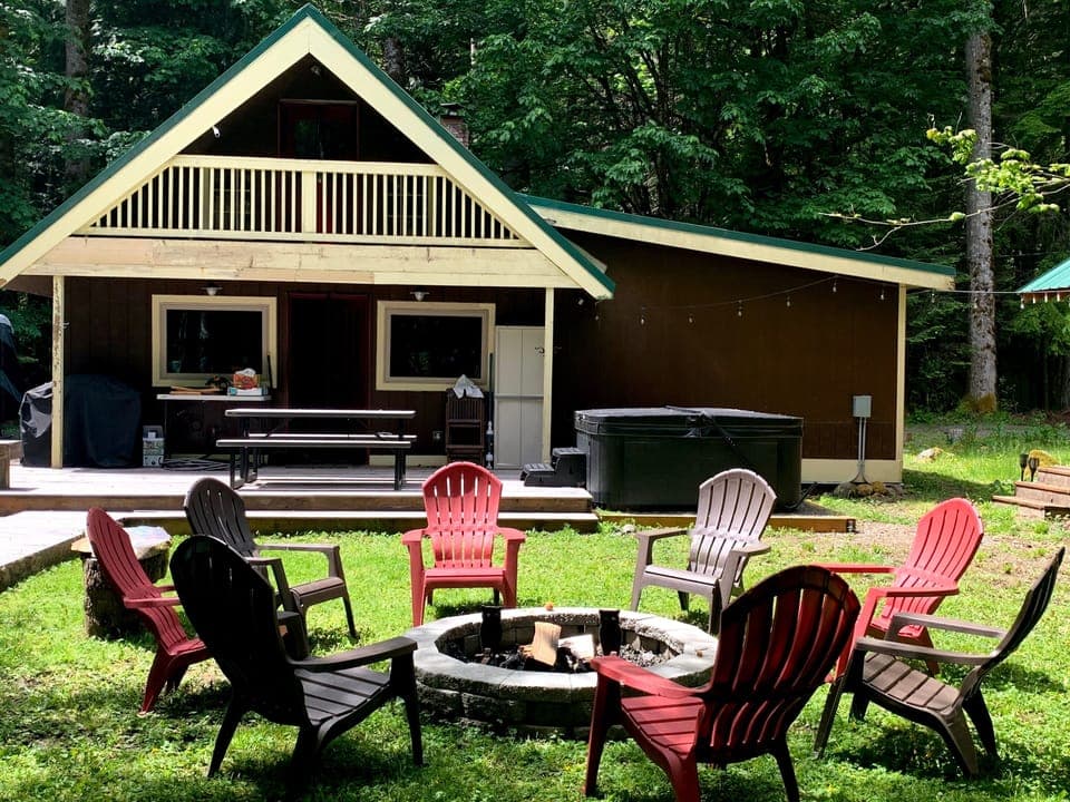 Fire pit, Hot tub, and Cabin deck