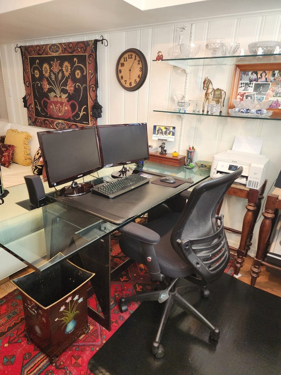 Private office: bring your  laptop. Printer/scanner & paper on site.