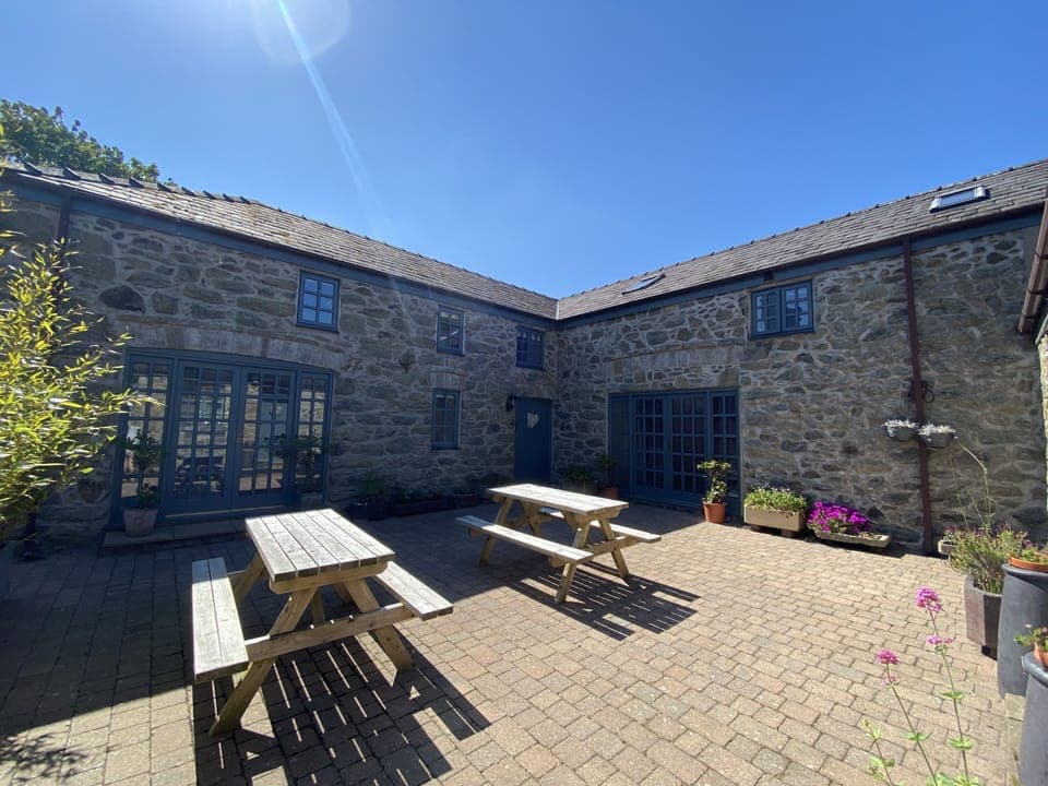 Cottage 1 -  Left &  Cottage 2  ( Middle )