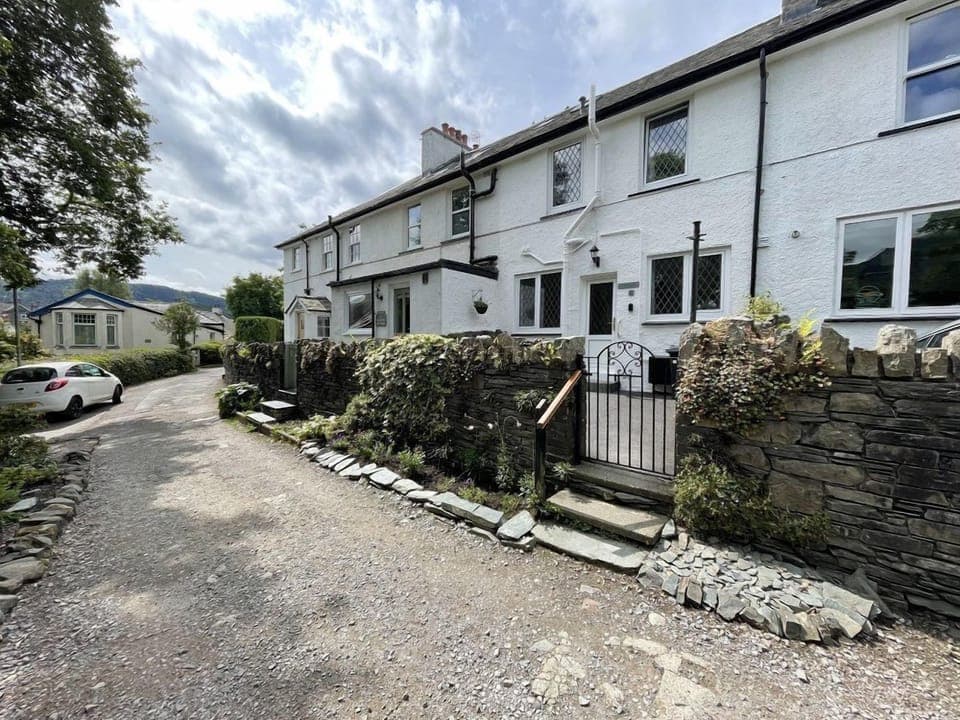 Fairbank is a beautiful cottage located on a quiet street between Fitz Park and the centre of Keswick