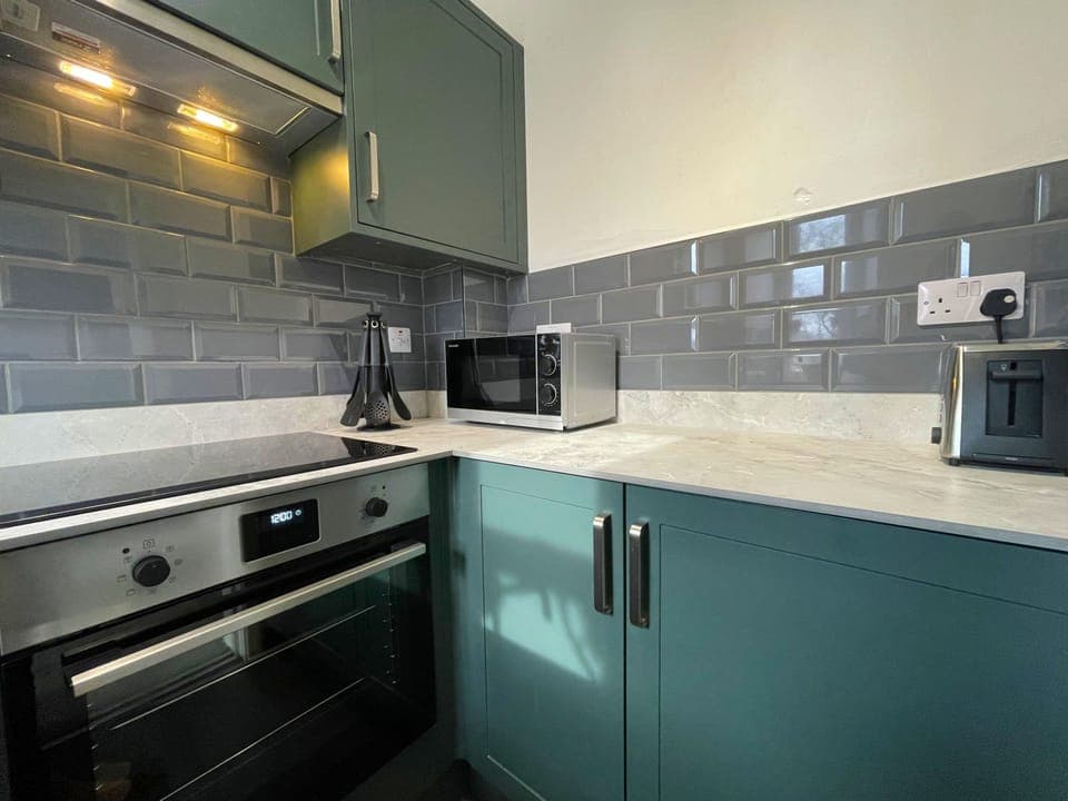 Recently refurbished this kitchen is the perfect place to cook your breakfast