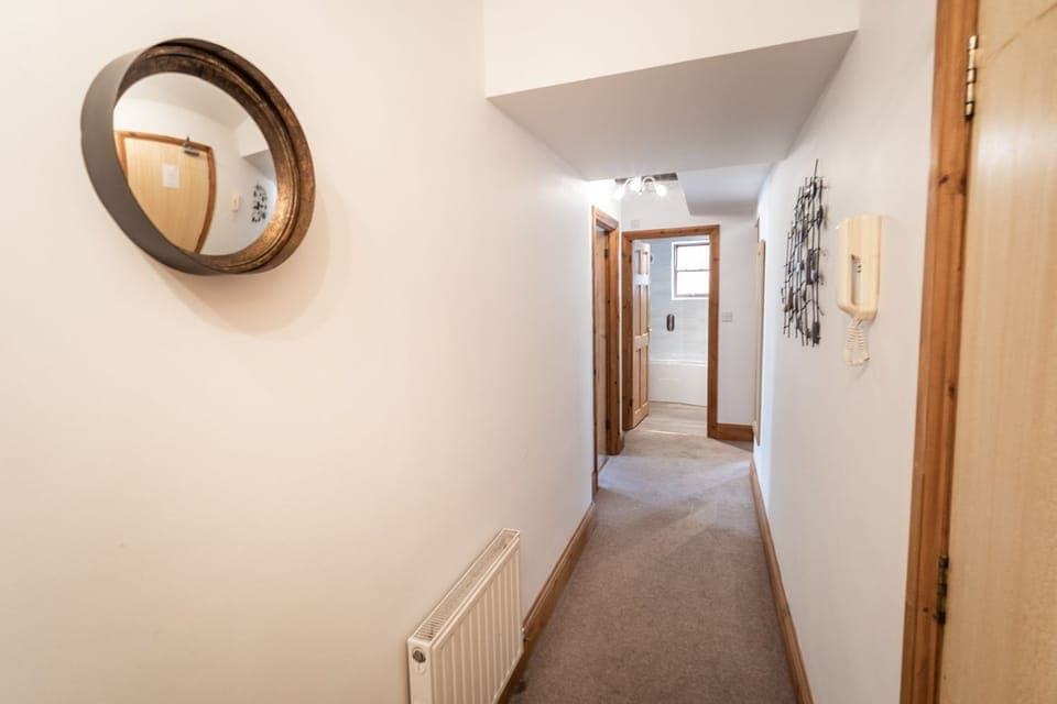 This self catering property in Keswick has 3 bedrooms and can accommodate up to 6 people