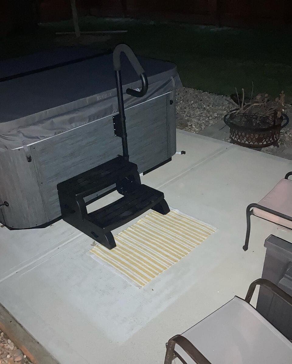 Hot tub- open 24 hours per day.
Takes your mind off the day-to-day.