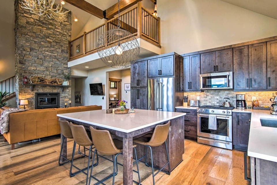 Kitchen | Cooking Basics | Dishware & Flatware | Toaster