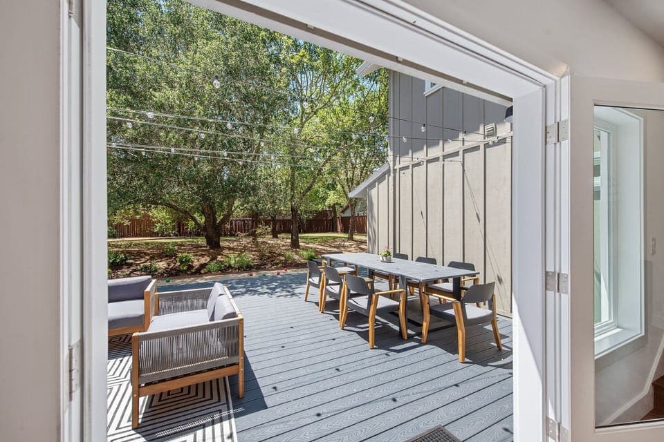 Indoor outdoor living