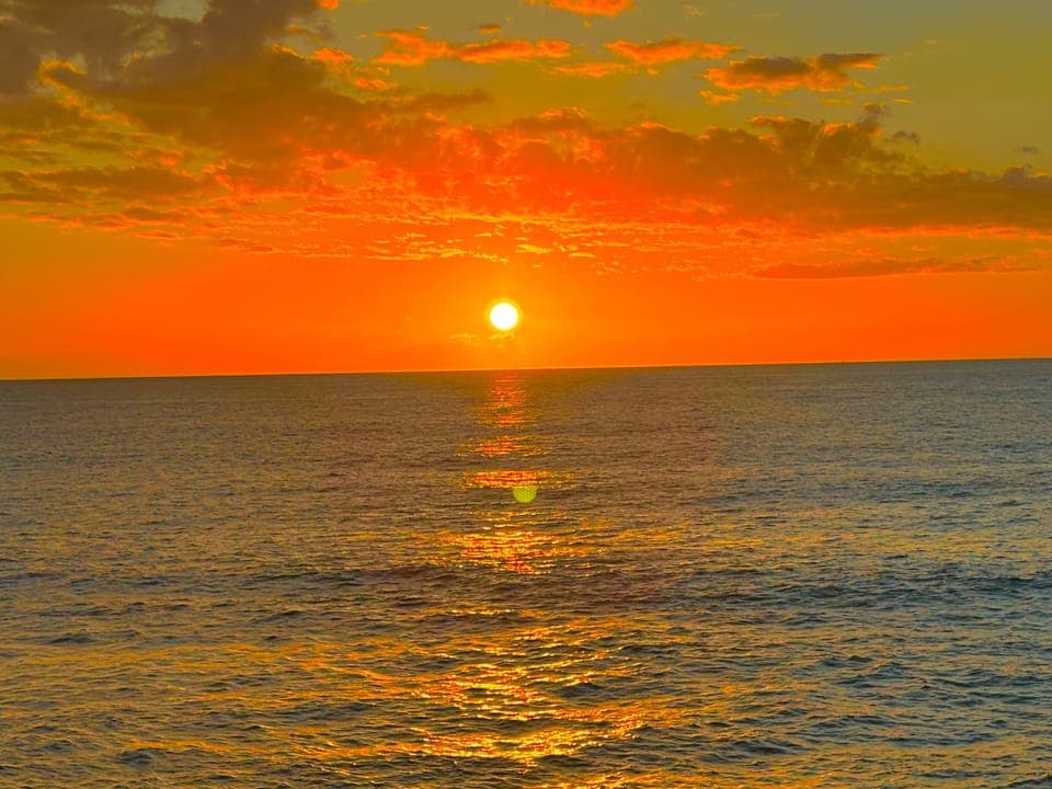 Stunning year round sunset view of Suite A34!