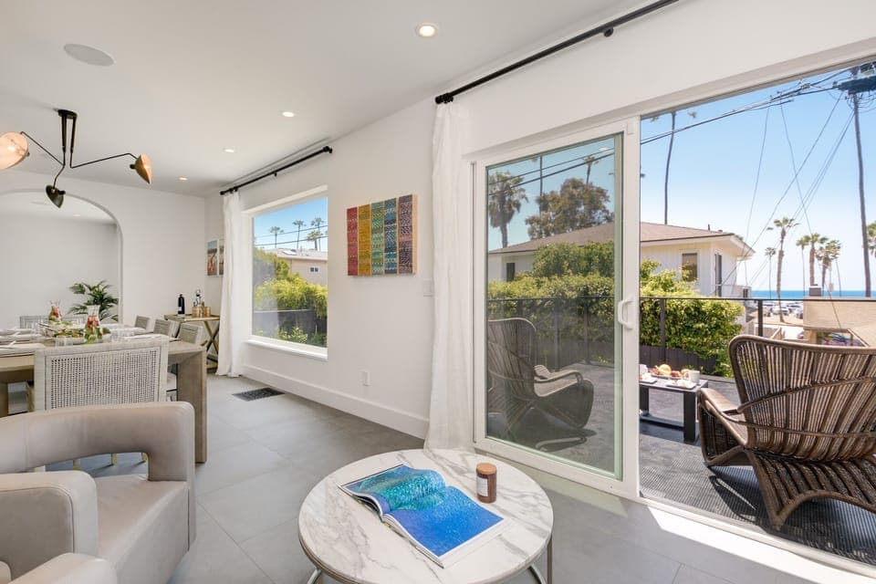 Kitchen sitting area w/ sliding door out to the deck