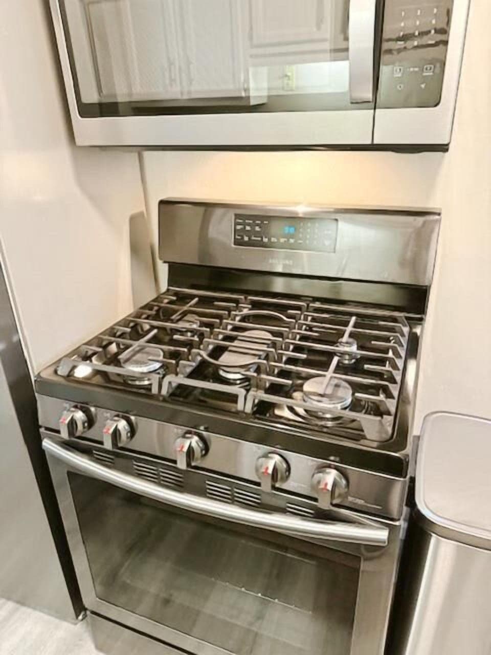 Gas stove