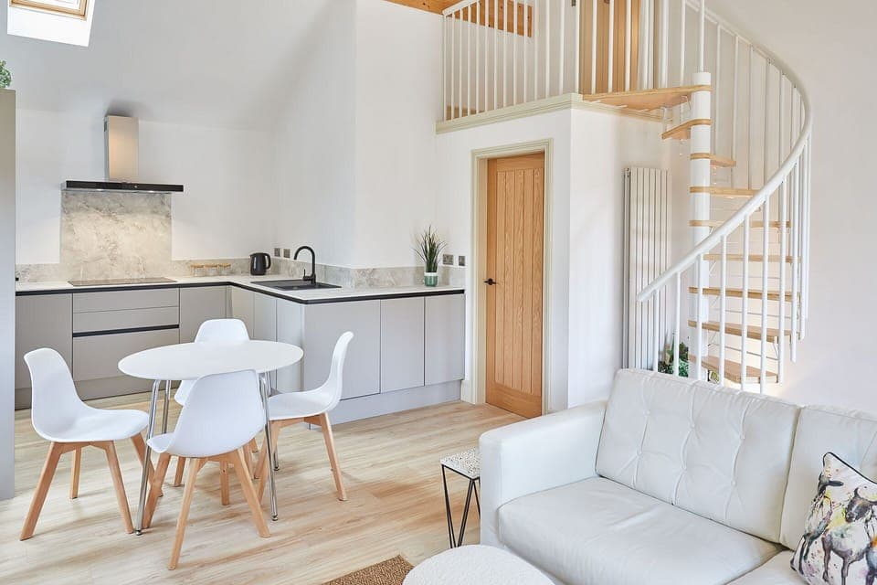 Sunshine Cottage, Preston-under-Scar - Host & Stay