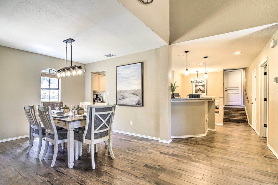 Dining Room | Dishware/Flatware Provided
