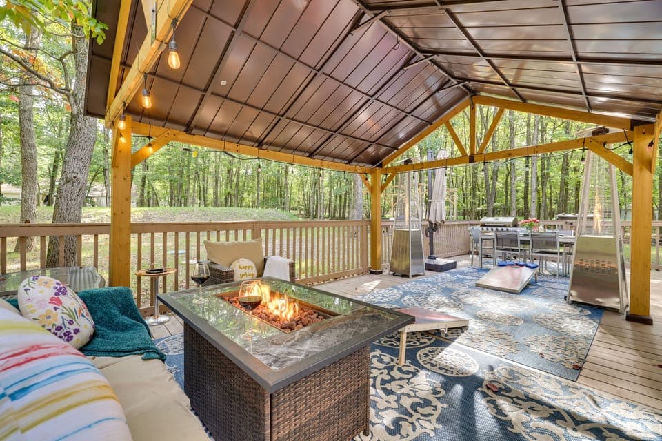 Albrightsville Vacation Rental | 4BR | 3.5BA | Stairs Required | 4,574 Sq Ft
