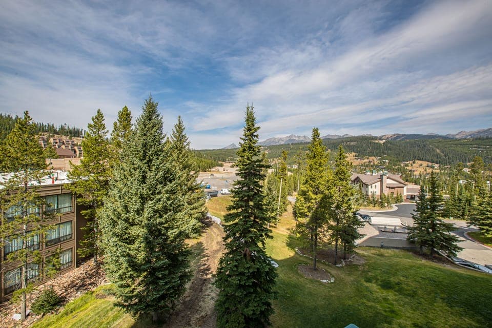 Big sky is aptly named! | Exterior