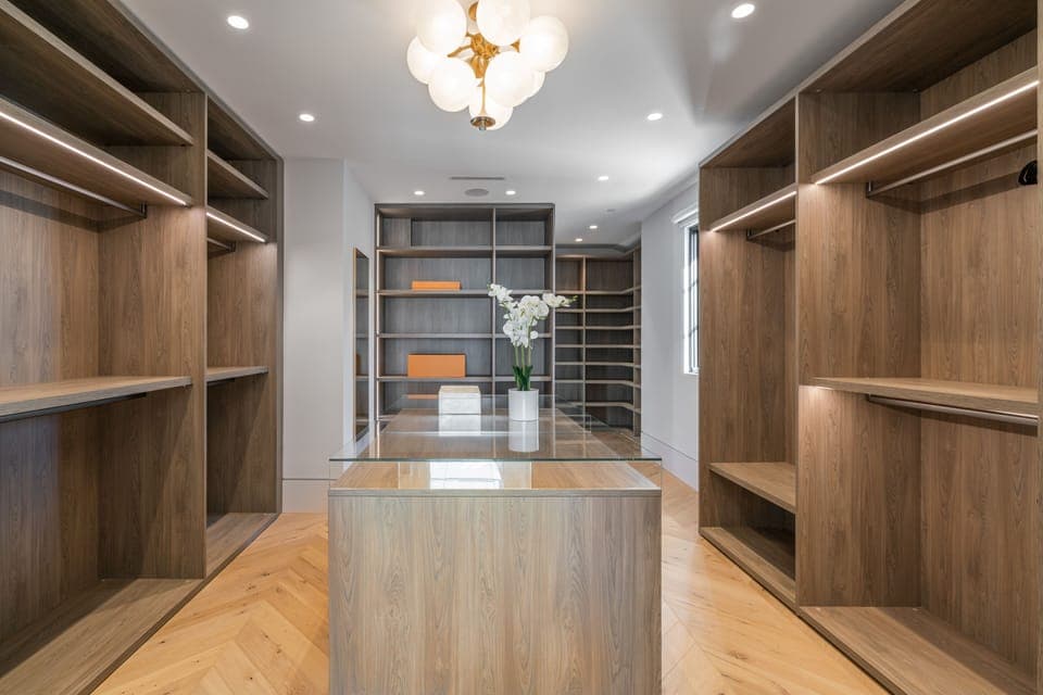 Villa Gemma by LuxJB: LA's finest vacation villas & mansion rentals by owners.
