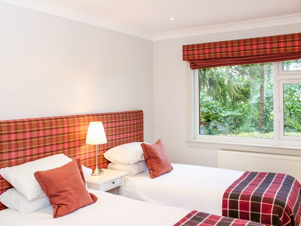 Twin bedroom | Kinness Lodge - Rufflets, St Andrews
