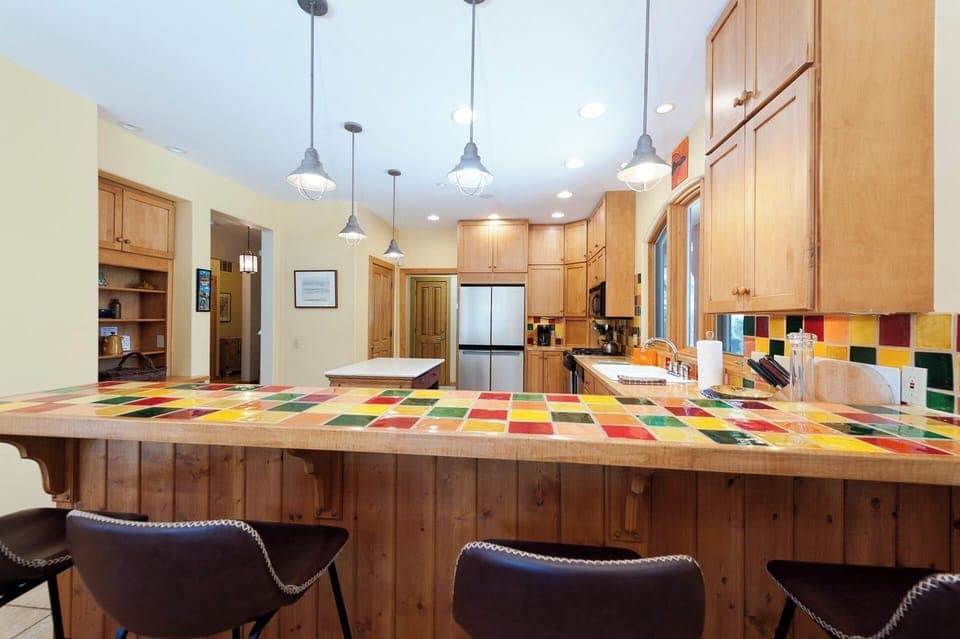 Kitchen/Bar