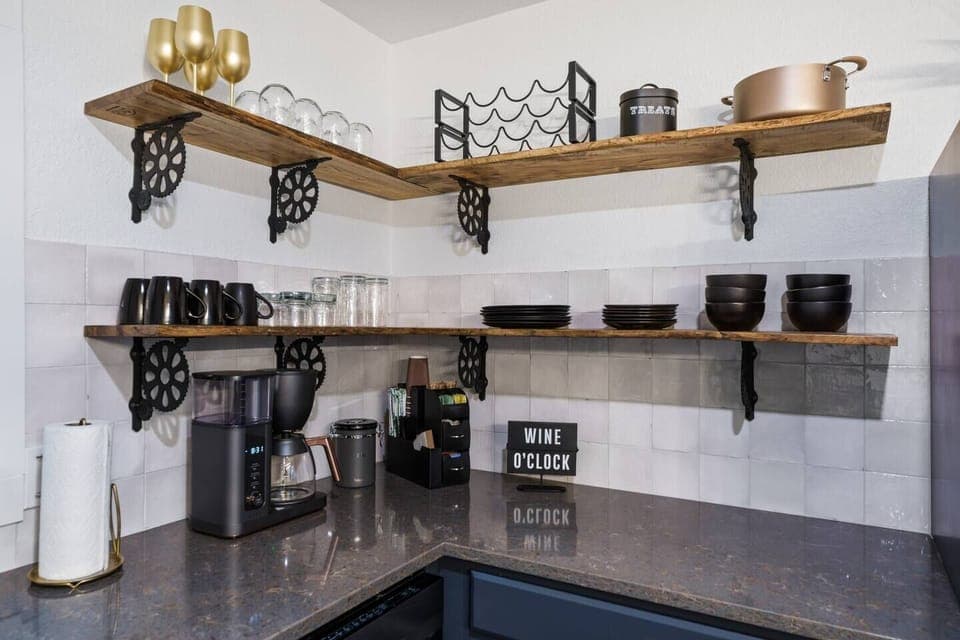 Kitchen open shelves