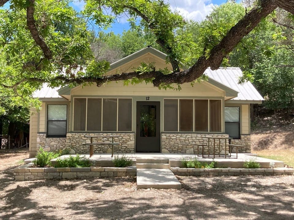 Cabin 12! New paint, new concrete patio. 2 picnic tables. BBQ grill.