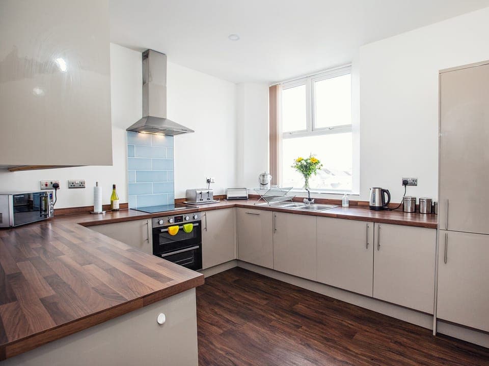 Kitchen | Dyma Y Bywyd, Tenby