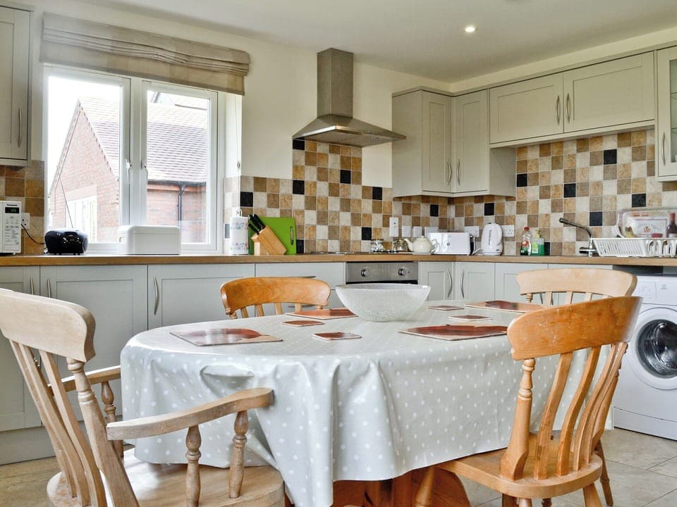 Open plan living/dining room/kitchen | Hornbeam Cottage, Malvern