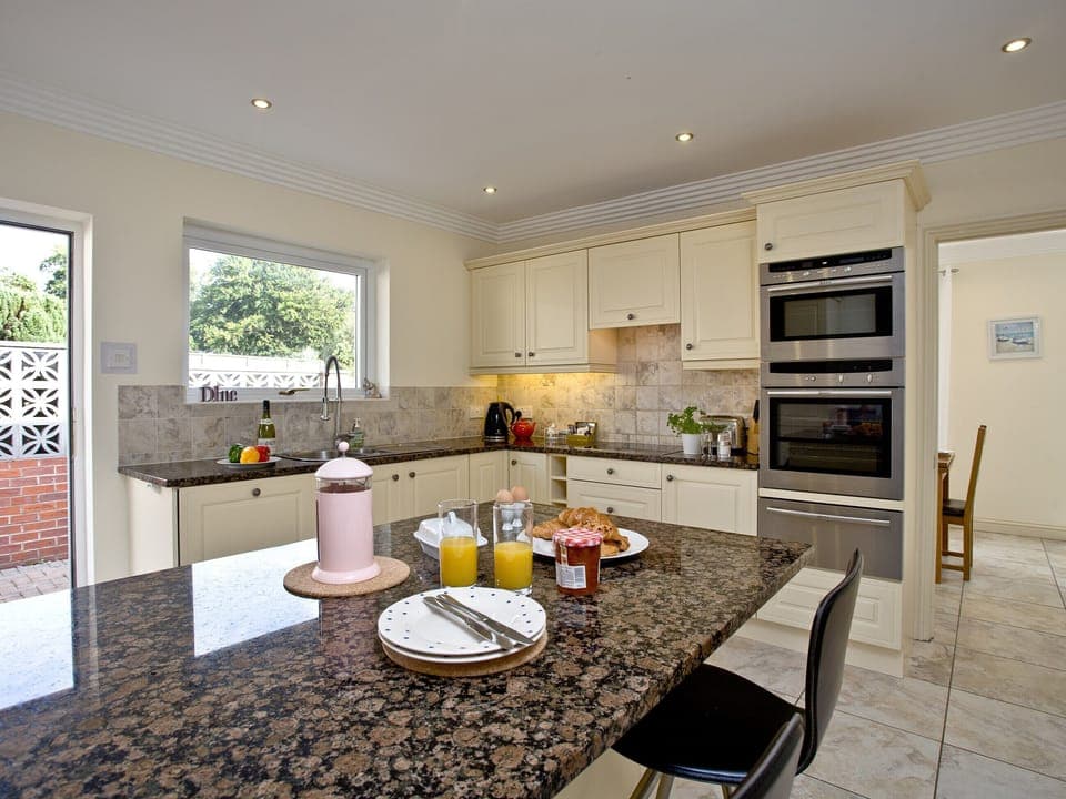 Kitchen | Thatcher&rsquo;s Rock Heights, Torquay