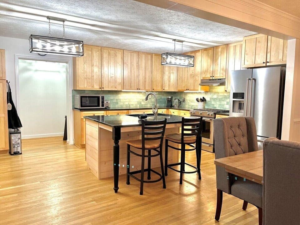 Main House- Fully stocked kitchen with bar seating. Kitchen is equipped with gas stove, refrigerator, microwave, dishwasher, convection toaster oven, toaster, and 12 cup pot standard drip coffee machine,  & keurig. Coffee, tea, and sugars provided!