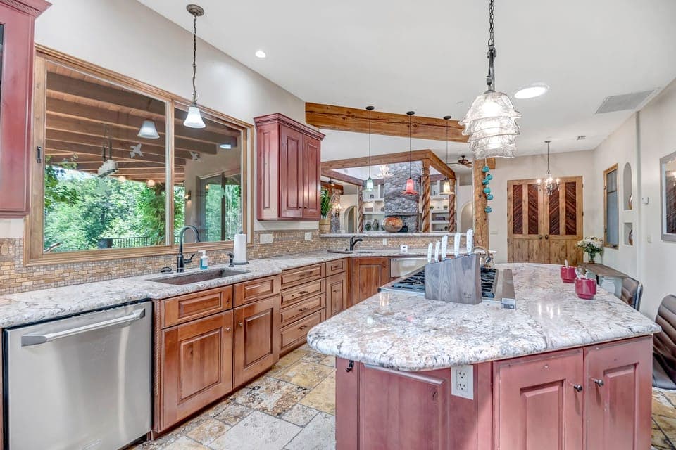 Fully Equipped Kitchen with Stainless Steel Appliances