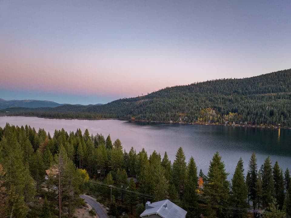 Breathtaking views from deck!  Less than 10 minute walk to beach.