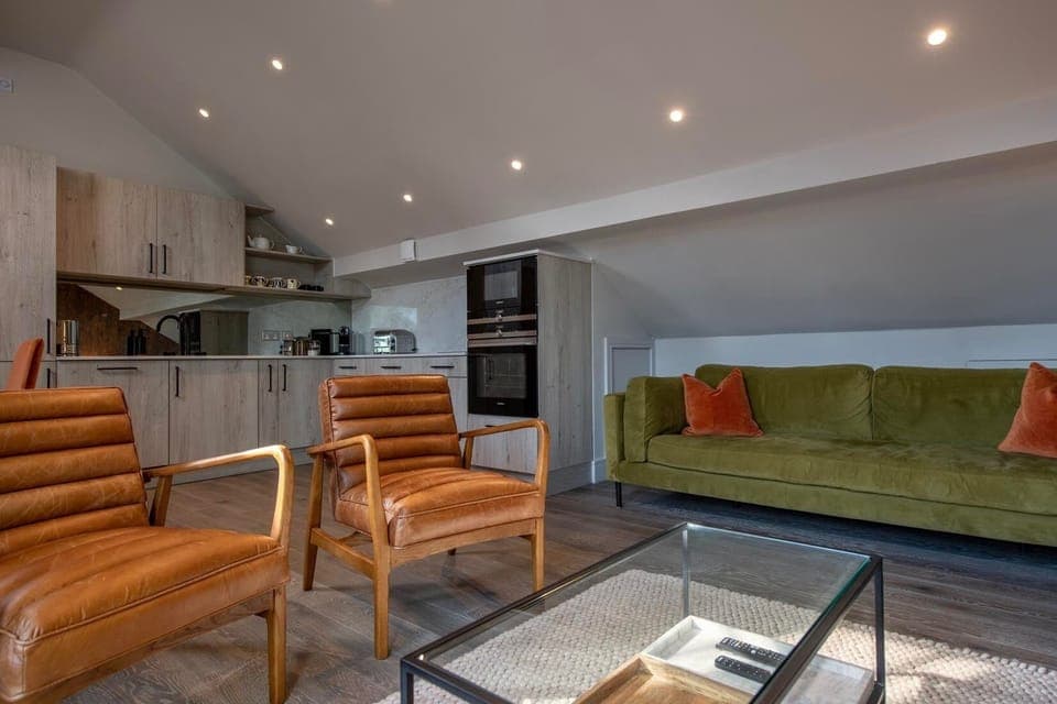 Living Room / Lounge