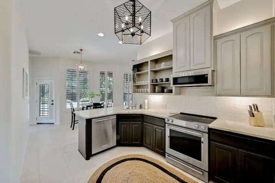 Spacious Kitchen with all the amenities. 